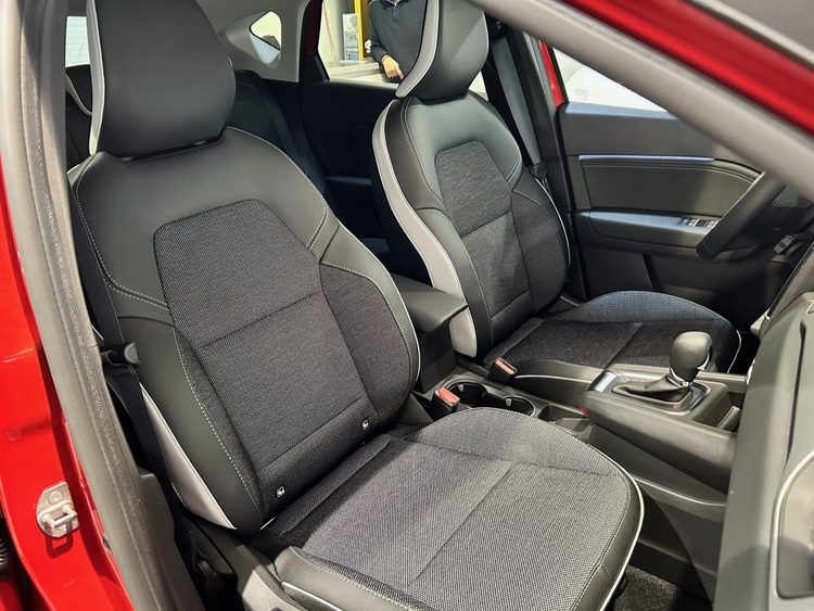 Renault Captur II Techno foto 33