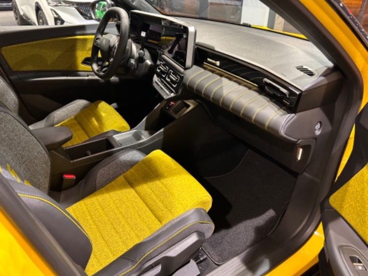 Renault 5 E-Tech 150 Comfort Range Iconic Five foto 12