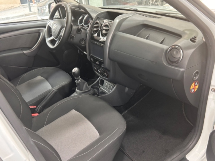 Dacia Duster Black Shadow 4x2 foto 19