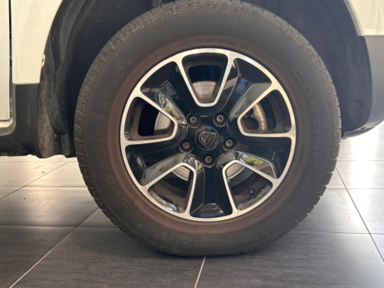 Dacia Duster Black Shadow 4x2 foto 6