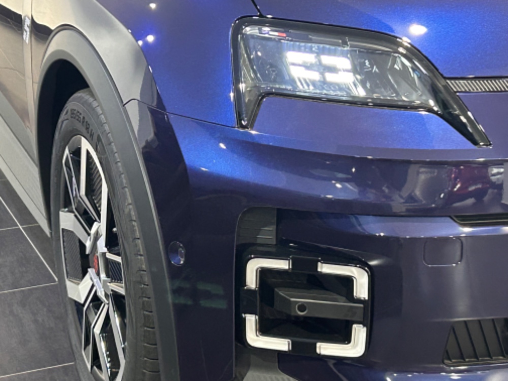 Renault 5 E-Tech 120 Urban Range Techno miniatura 32