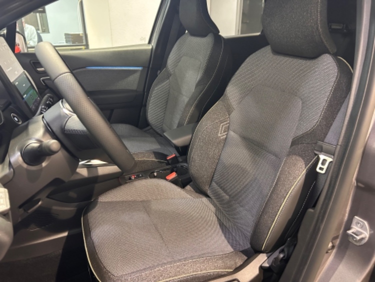 RENAULT CAPTUR techno full hybrid E-Tech 117kW (160CV) foto 9