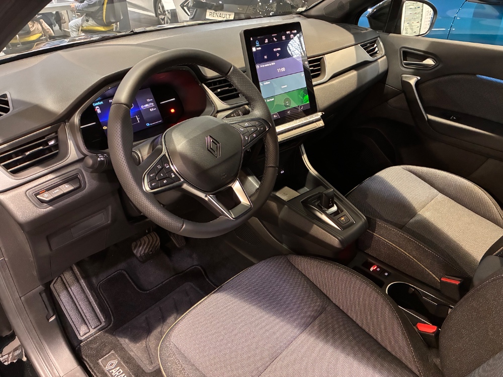 Renault Captur II Techno miniatura 11