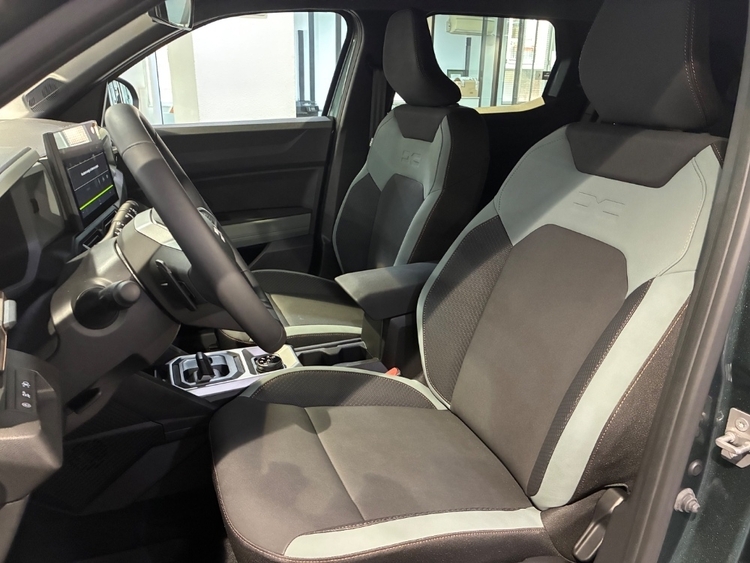 DACIA DUSTER EXTREME HYBRID-G 150 4x4 foto 9